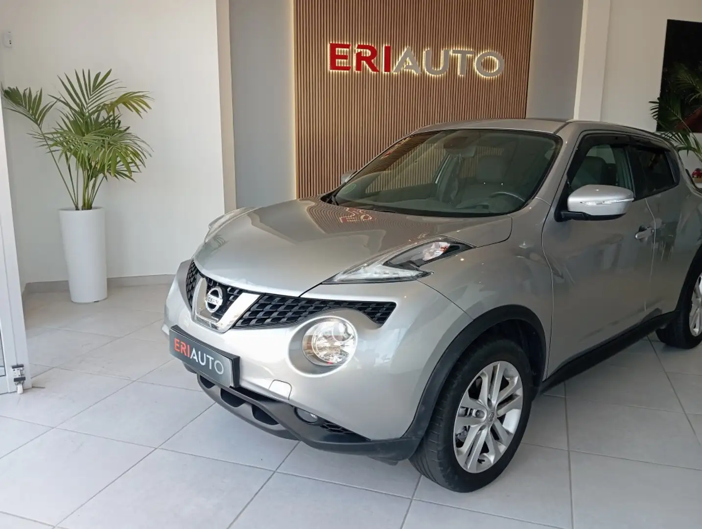 Nissan Juke 1.2 DIG-T Fun 4x2 115 Grigio - 2