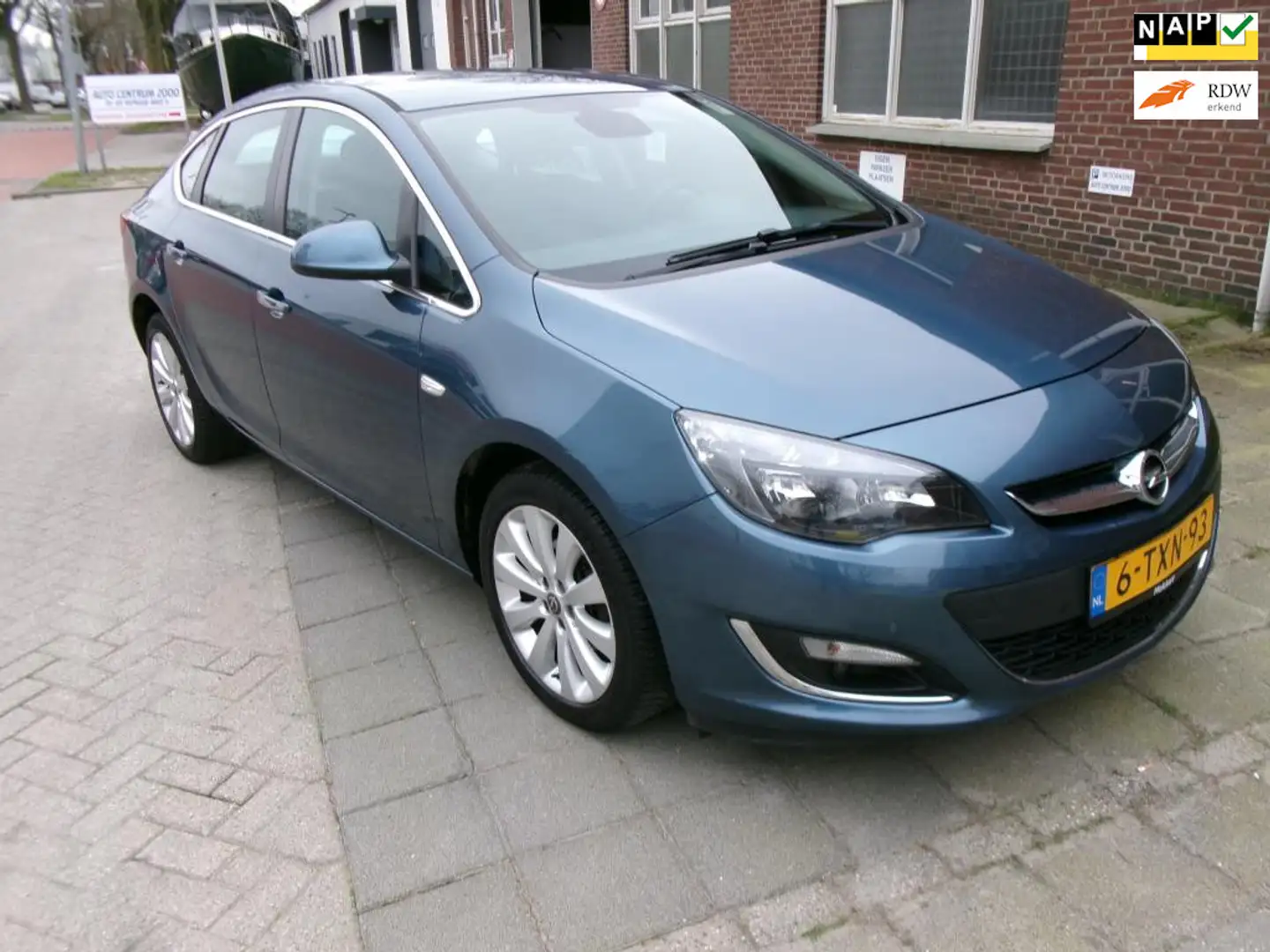 Opel Astra 1.4 Turbo cosmo/clima/stoel+stuurverw/navi/trekhaa Blau - 1