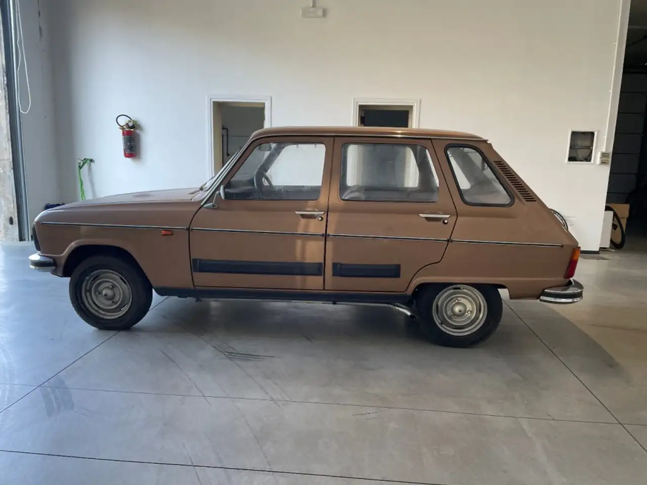 Renault R 6 845 cc da collezione conservata, foto 12