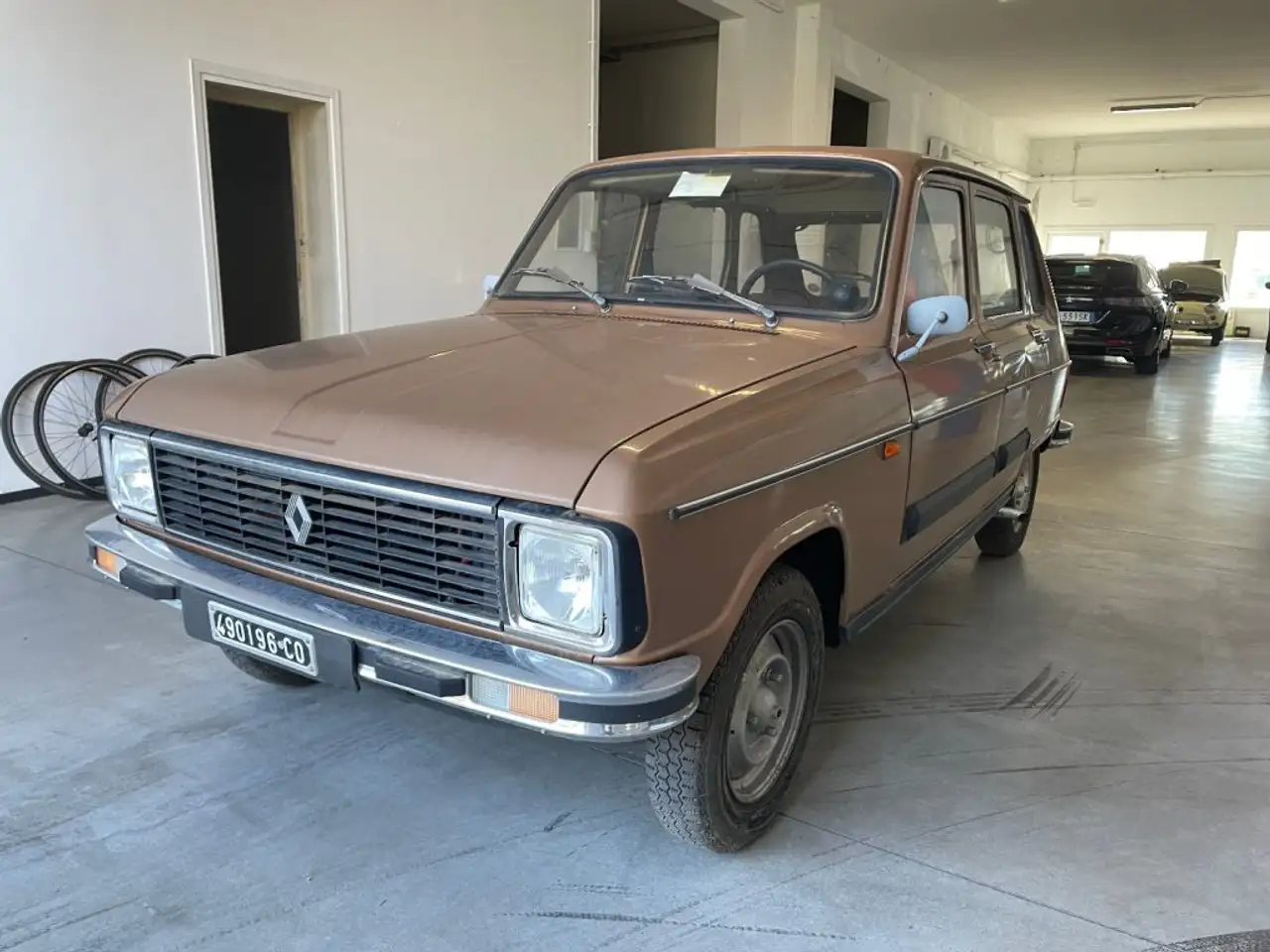 Renault R 6 845 cc da collezione conservata, foto 3