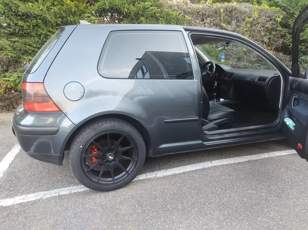Volkswagen Golf 1.6i A, foto 1