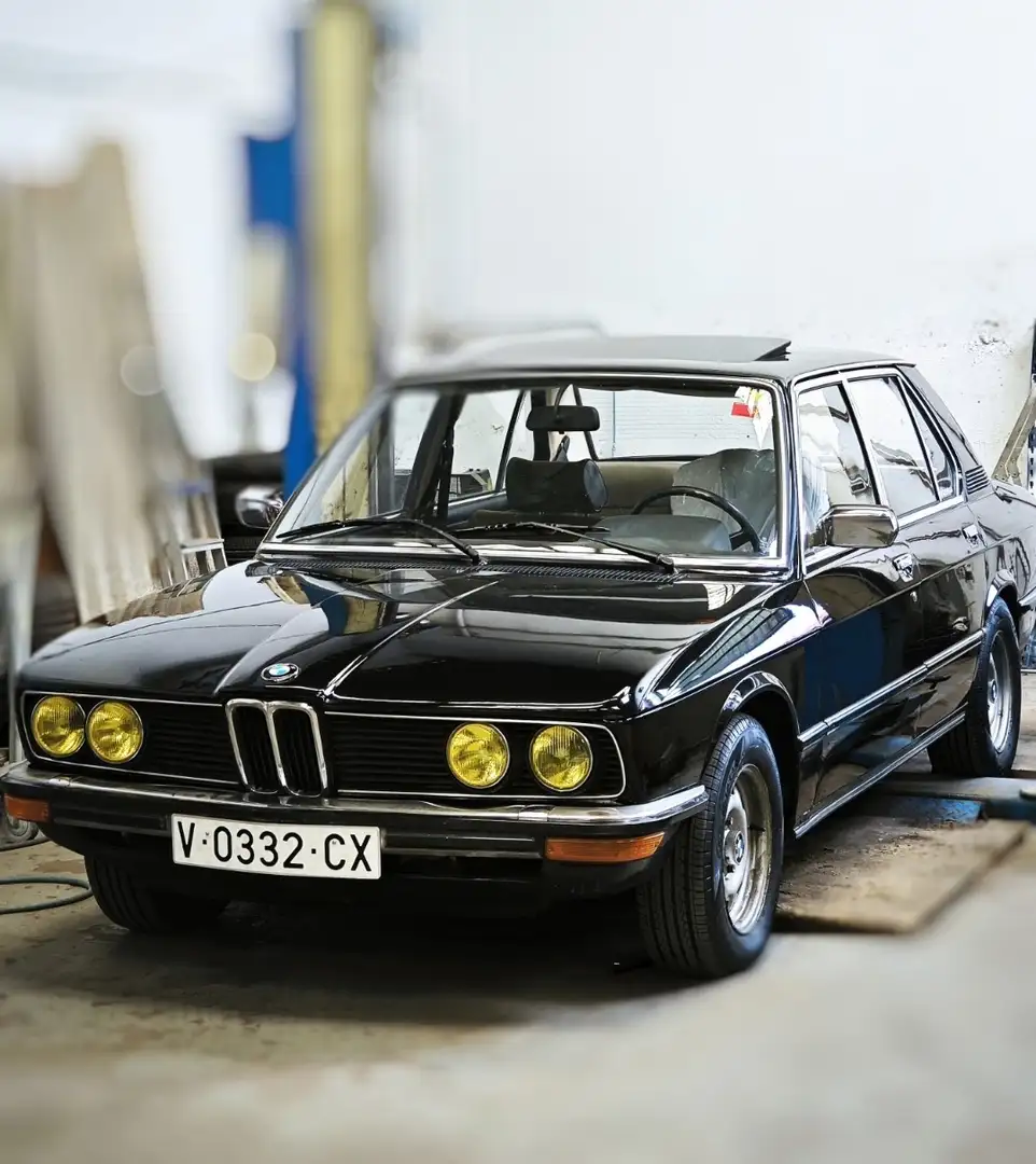 BMW 528 E12 528i Manual - 2