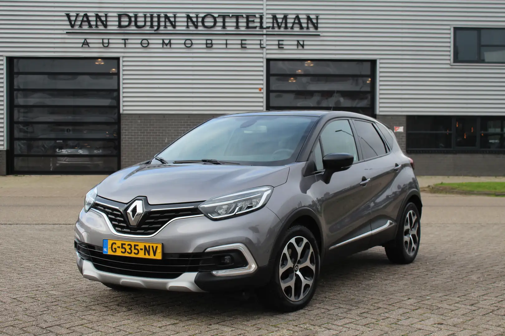 Renault Captur 1.3 TCe Intens / Panoramadak / Carplay / Camera Grau - 1
