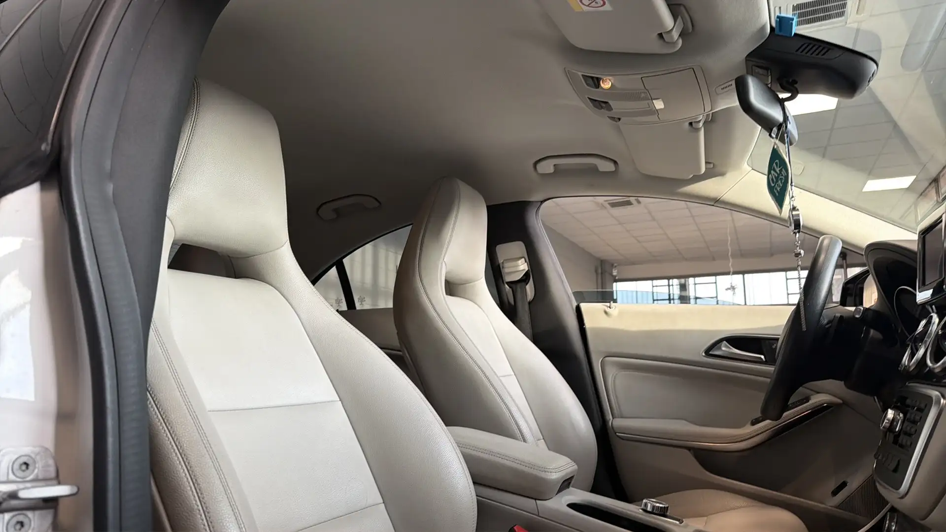 Mercedes-Benz CLA 200 CLA - C117 cdi Premium auto Wit - 2