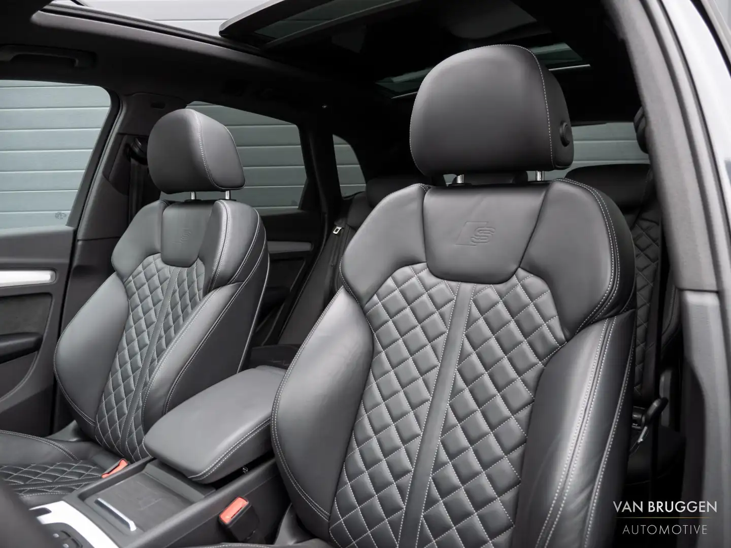 Audi Q5 55 TFSI E Quattro Pano RS-Stoelen Luchtv Trekhaak Gris - 2