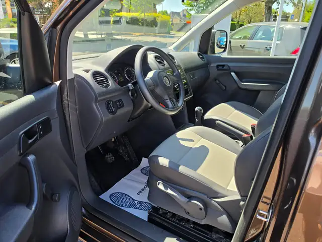 Volkswagen Caddy view 7
