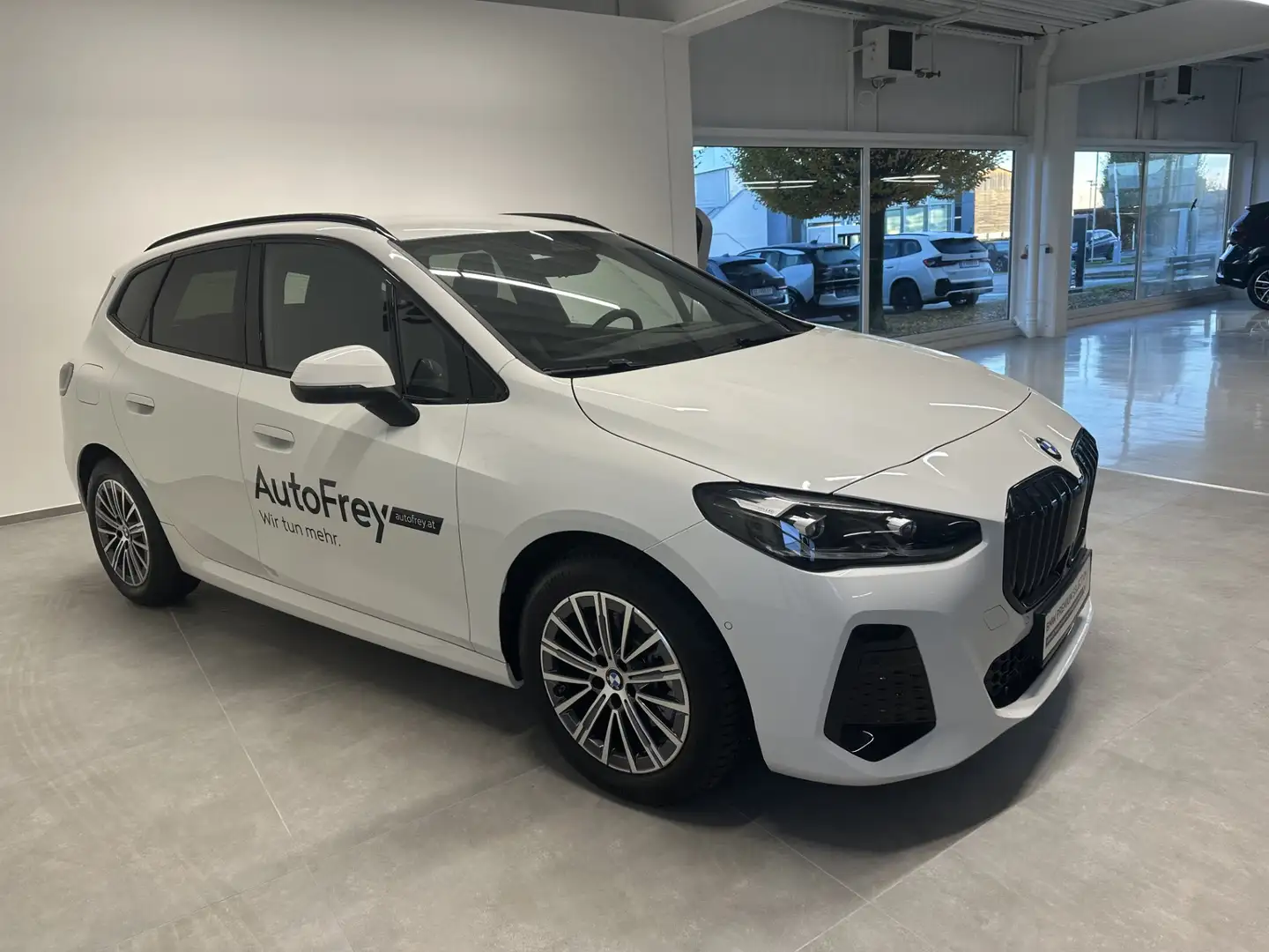 BMW 218 d Active Tourer Weiß - 2