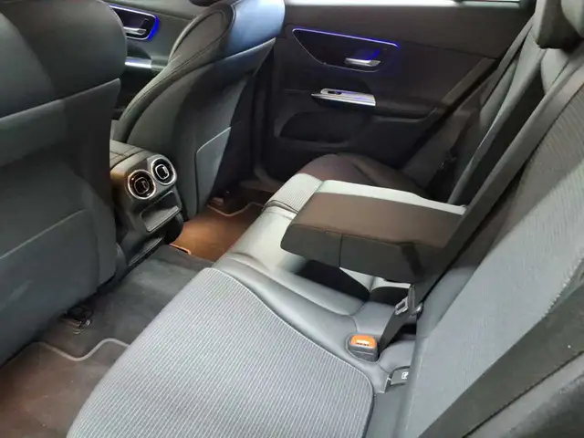 Mercedes-Benz GLC view 8