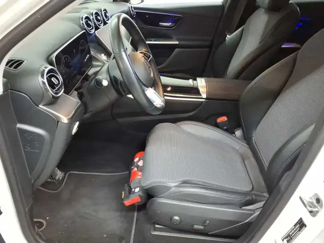 Mercedes-Benz GLC view 3