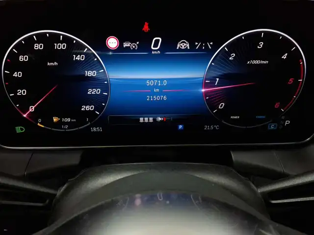 Mercedes-Benz GLC view 13