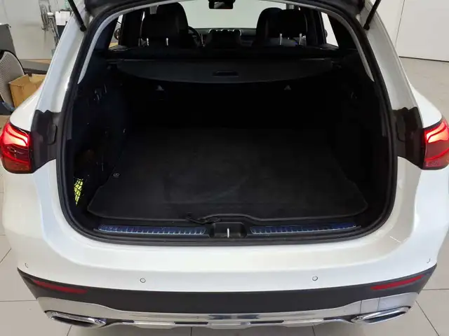 Mercedes-Benz GLC view 9