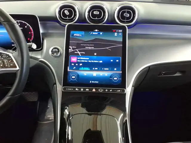 Mercedes-Benz GLC view 5