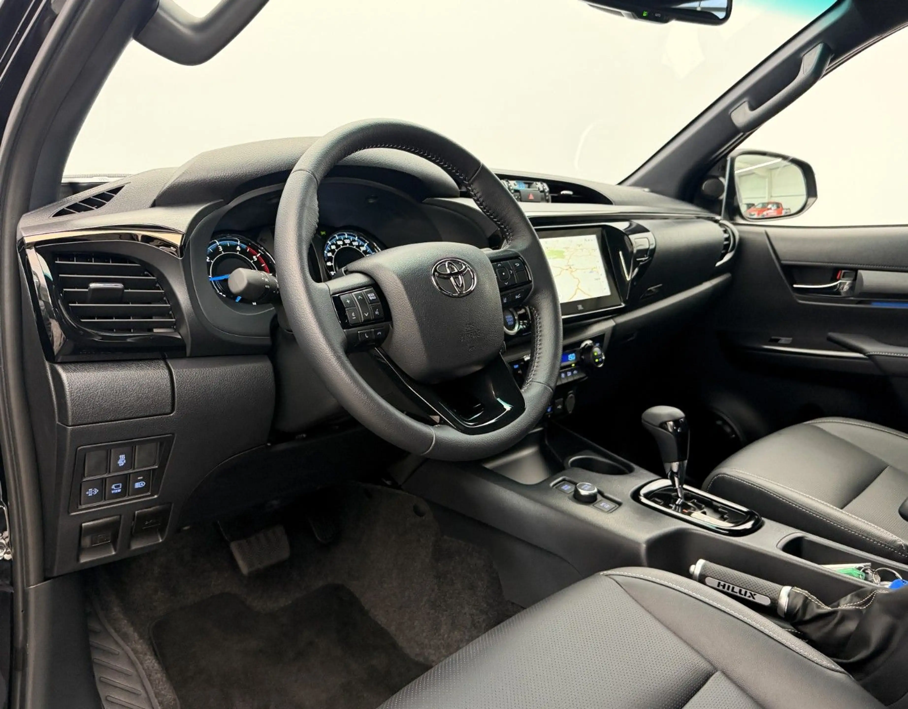 Toyota Hilux 2.8 D4-D Invincible Mild HYBRID°AHK°Wanne — photo 9