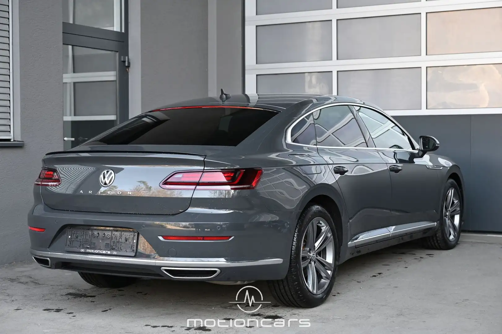 Volkswagen Arteon 2.0 TSI R-Line Grau - 2