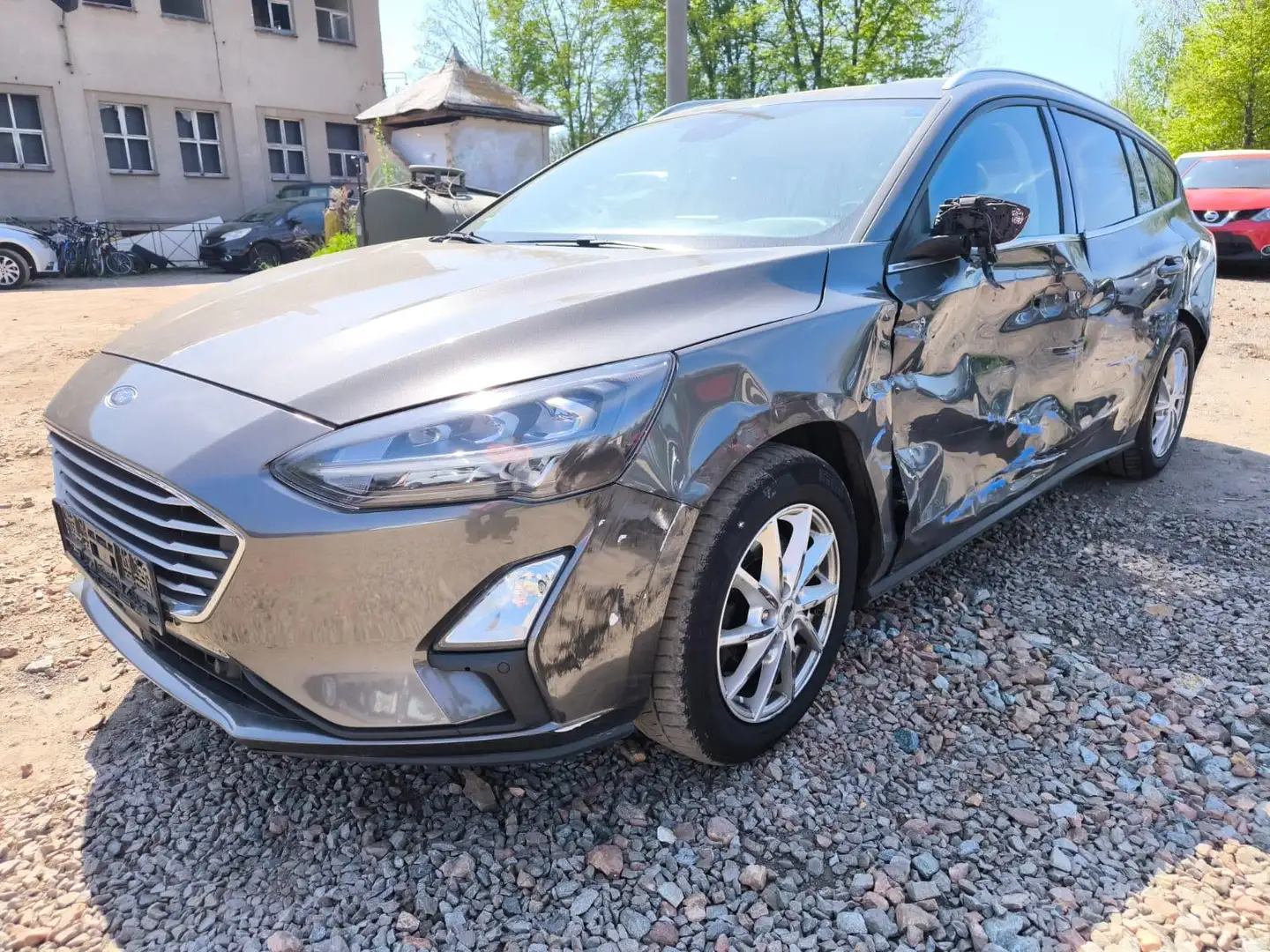 Ford Focus Cool &Connect Automatik 1.5d Seitenschaden Grigio - 1