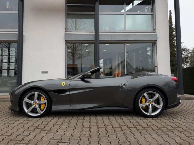 Ferrari Portofino / ADAPTIVE HEADLIGHTS / STEINSSCHLAGF. — photo 14