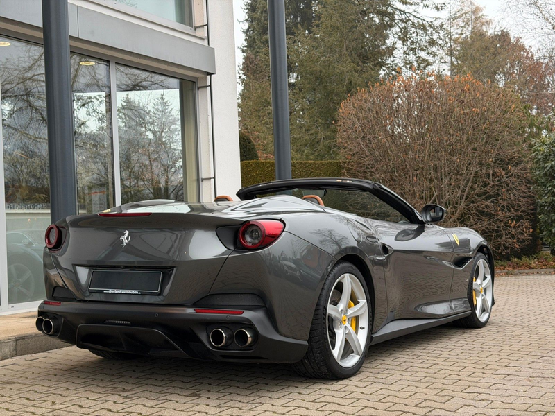 Ferrari Portofino / ADAPTIVE HEADLIGHTS / STEINSSCHLAGF. — photo 7