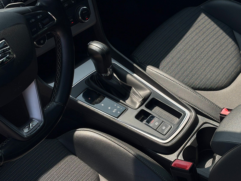 SEAT Leon ST 1.5 TSI DSG Xcellence CarPlay PANO CAM — photo 15