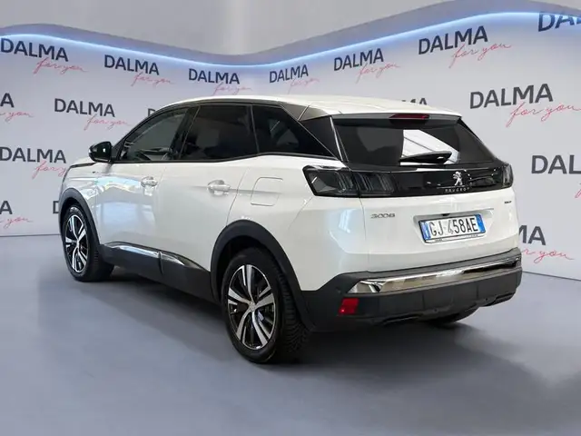 Peugeot 3008 view 3