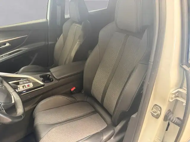 Peugeot 3008 view 10