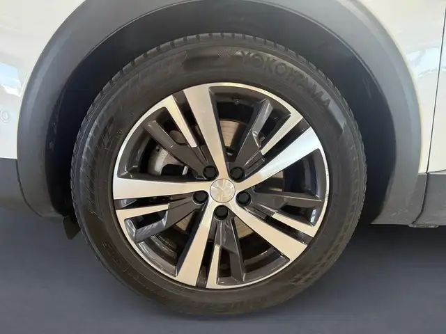 Peugeot 3008 view 9