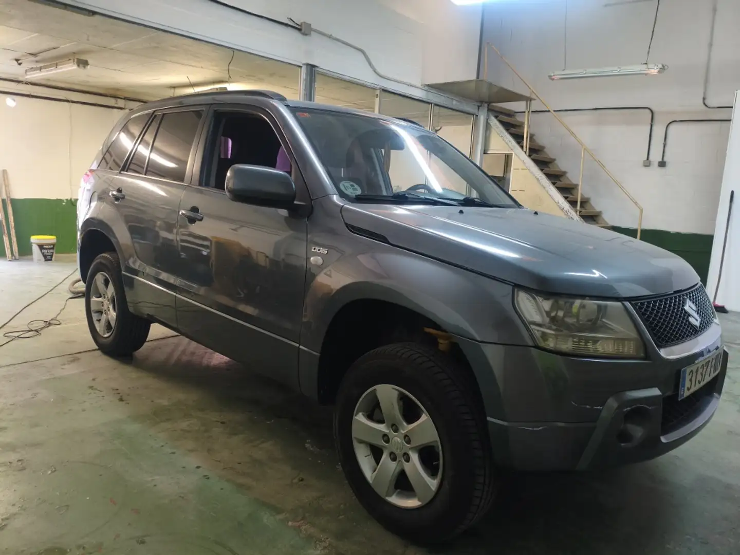 Suzuki Grand Vitara 1.9DDiS JLX-A Gris - 2