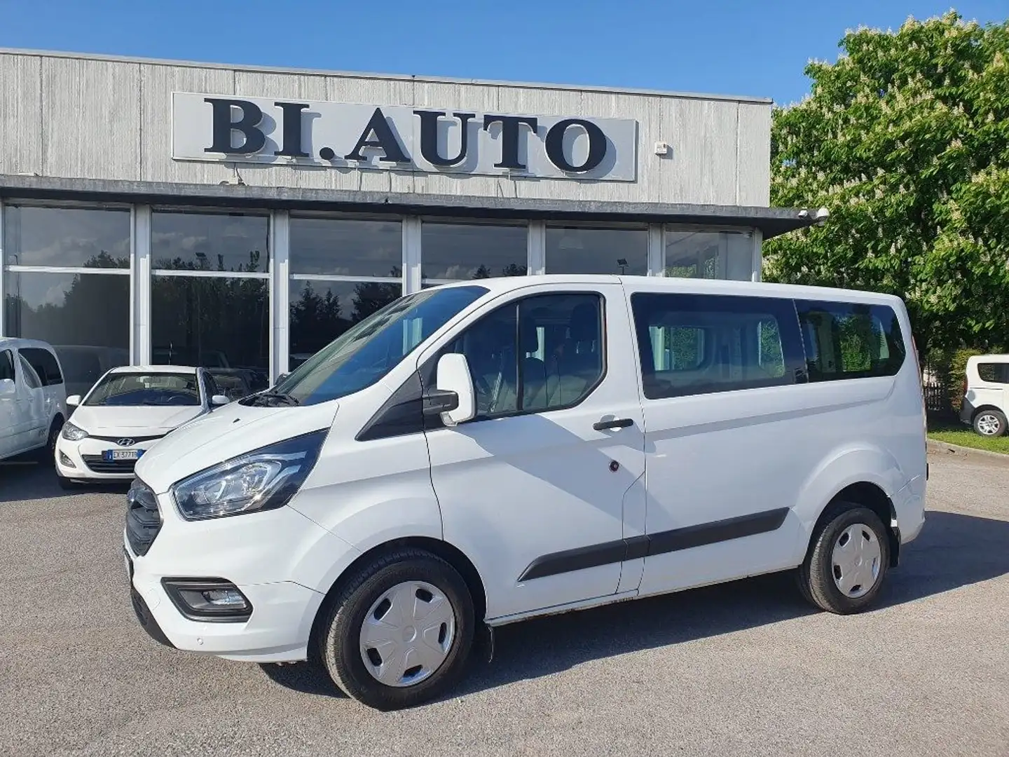 Ford Transit Custom 320 2.0 TDCi L1H1 Combi Trend 9 POSTI + IVA Bianco - 1