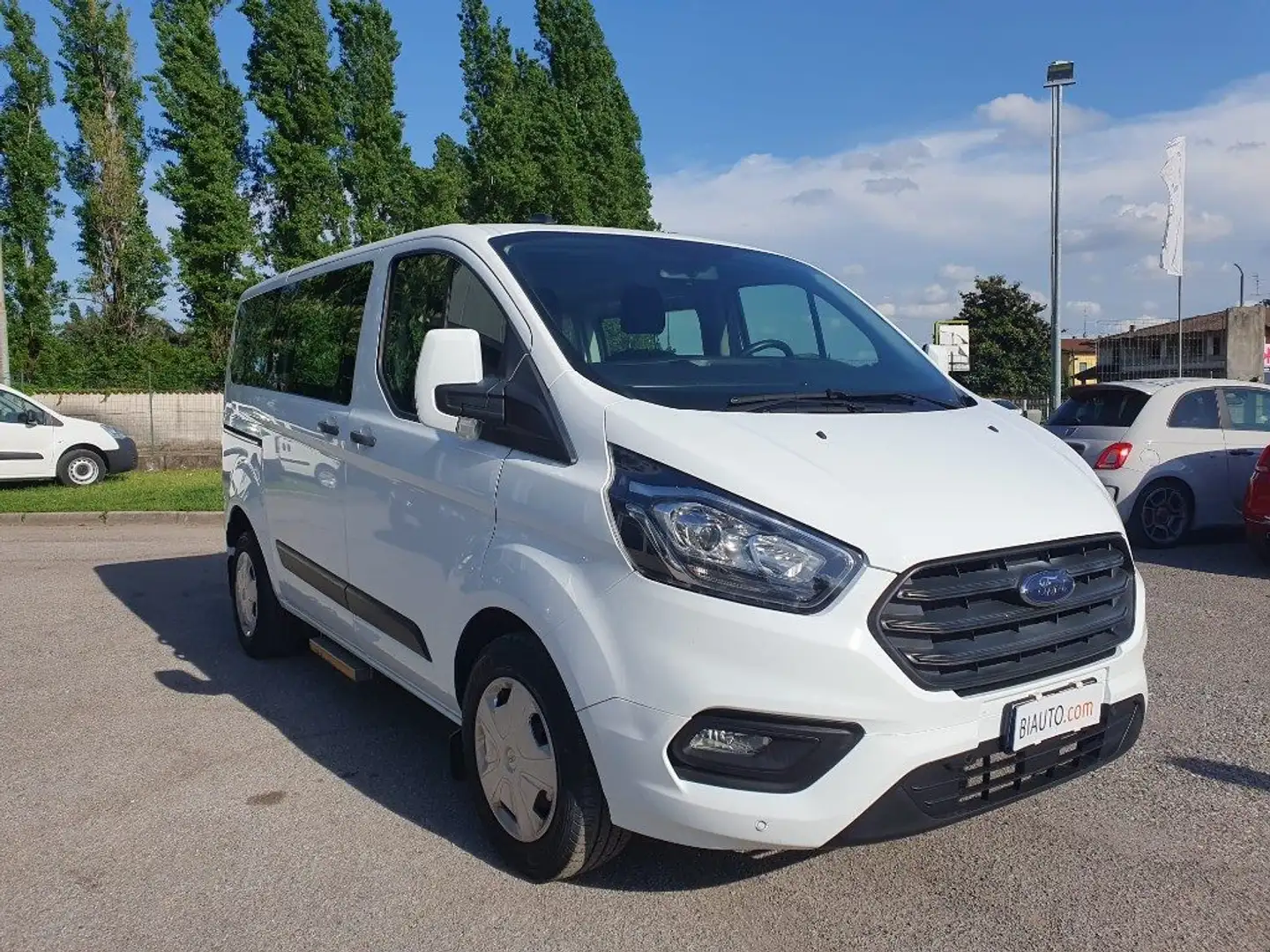 Ford Transit Custom 320 2.0 TDCi L1H1 Combi Trend 9 POSTI + IVA Bianco - 2