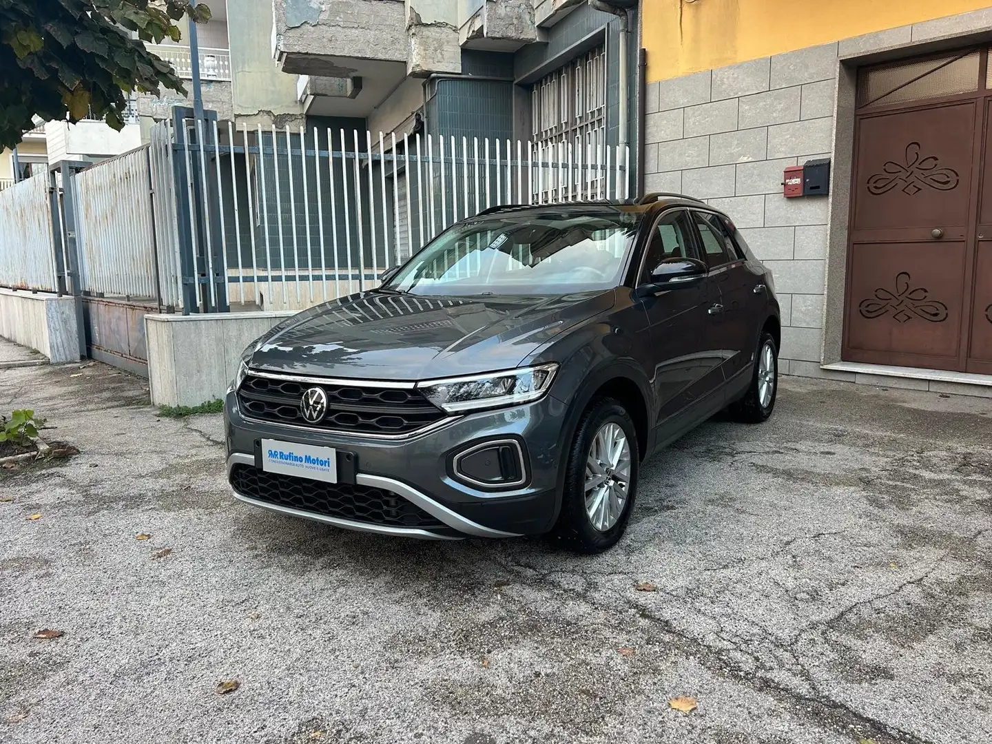 Volkswagen T-Roc T-Roc 2.0 tdi Life 150cv dsg Grigio - 2