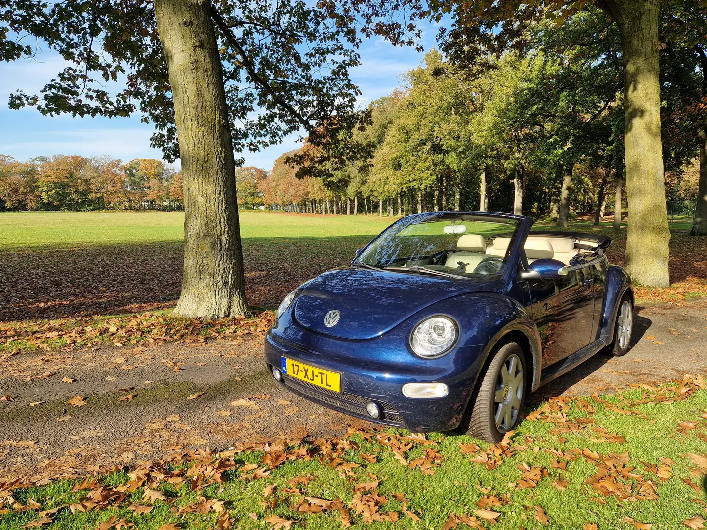 Volkswagen New Beetle New Beetle 2.0 Highline AIRCO, ELEK.KAP, APK 6-26 Albastru - 2