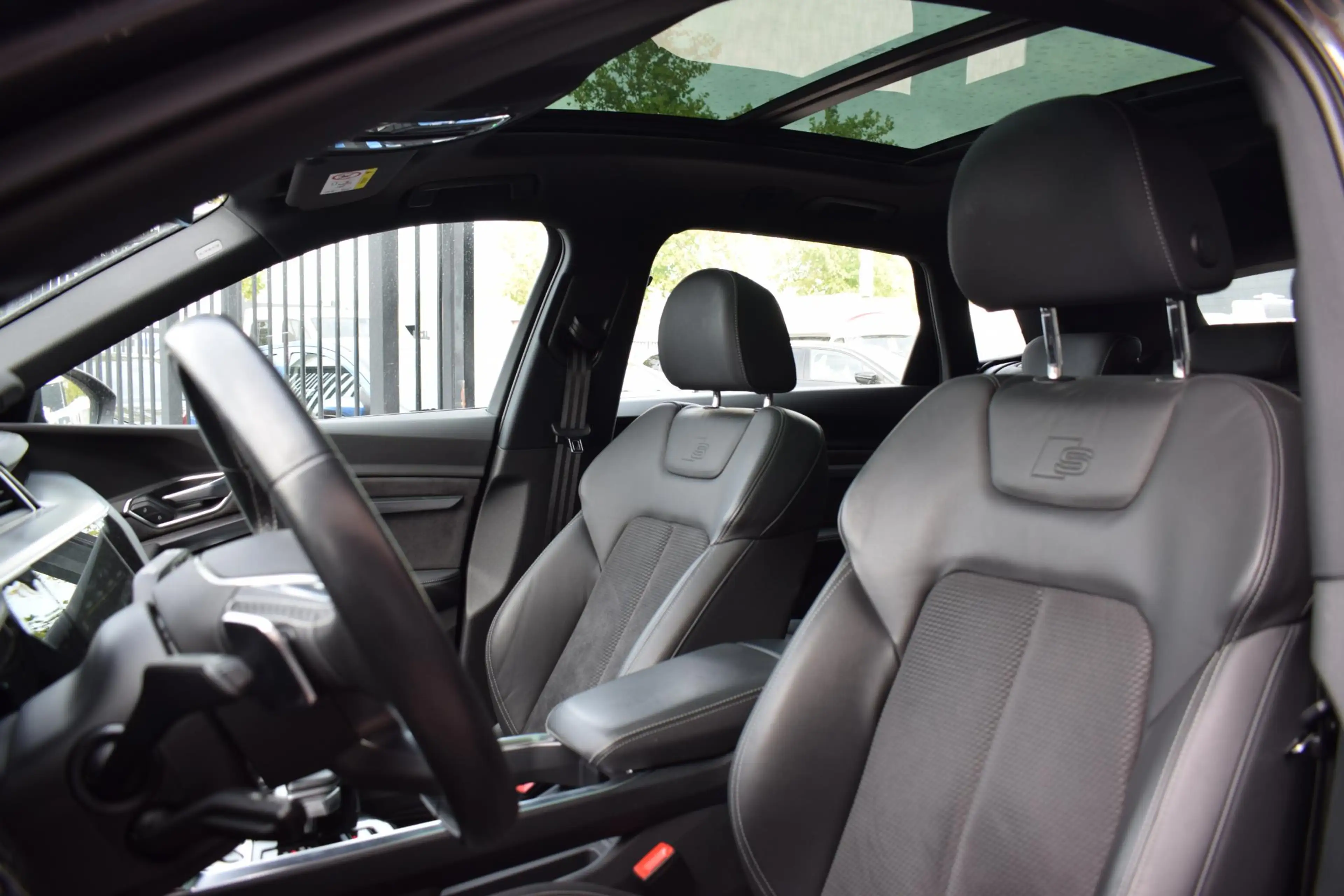 Audi e-tron 50 quattro S edition 71 kWh | Pano | Memory | Came — photo 5