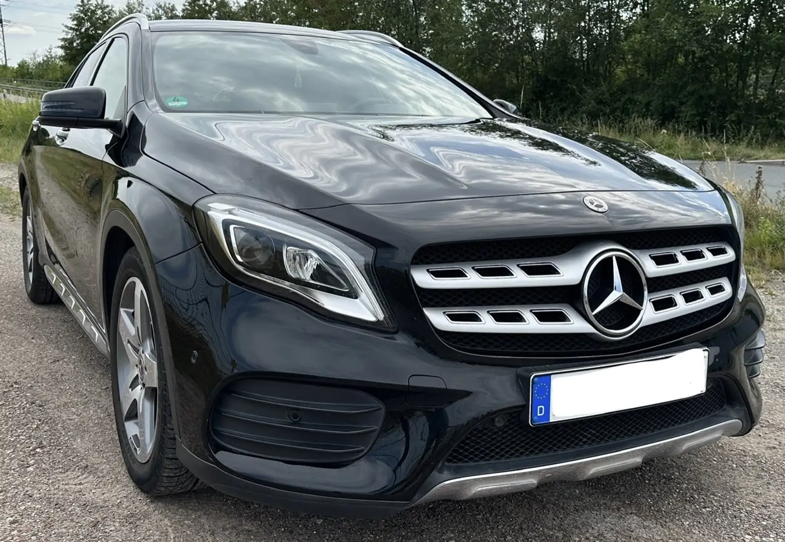 Mercedes-Benz GLA 180 7G-DCT AMG Line - 1