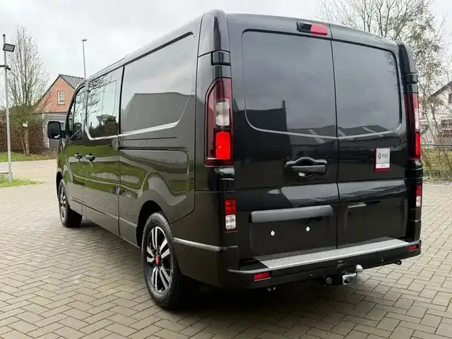 Renault Trafic view 4