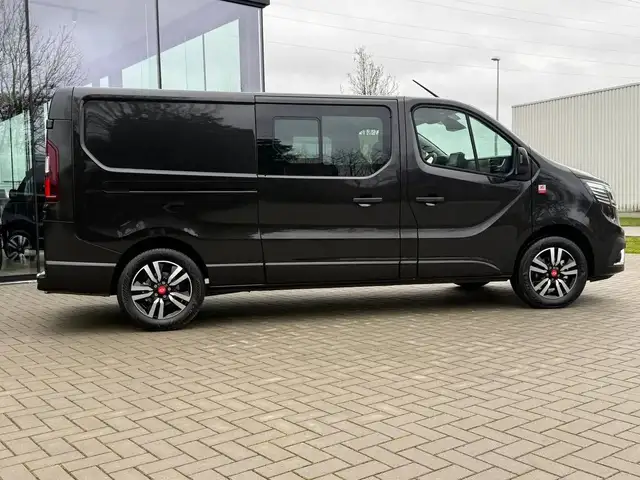 Renault Trafic view 2