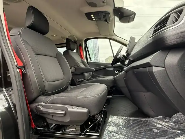 Renault Trafic view 9