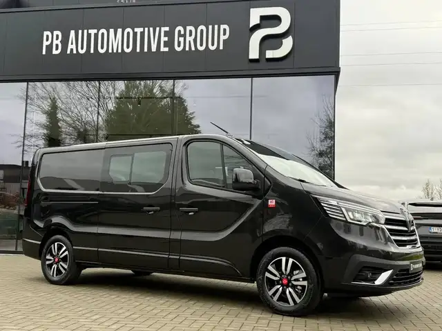 Renault Trafic view 3
