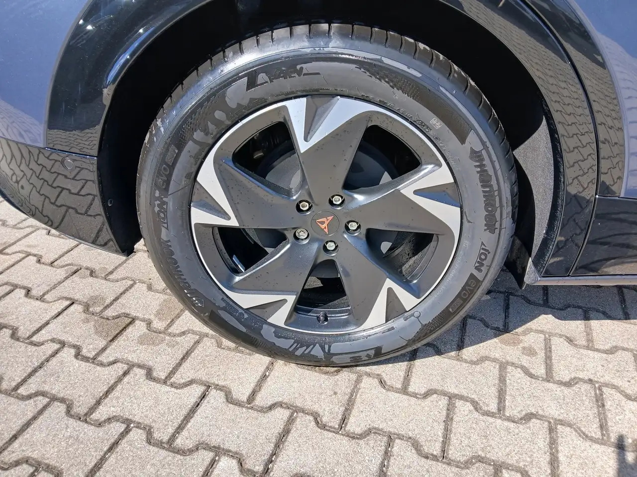 CUPRA Tavascan 2026