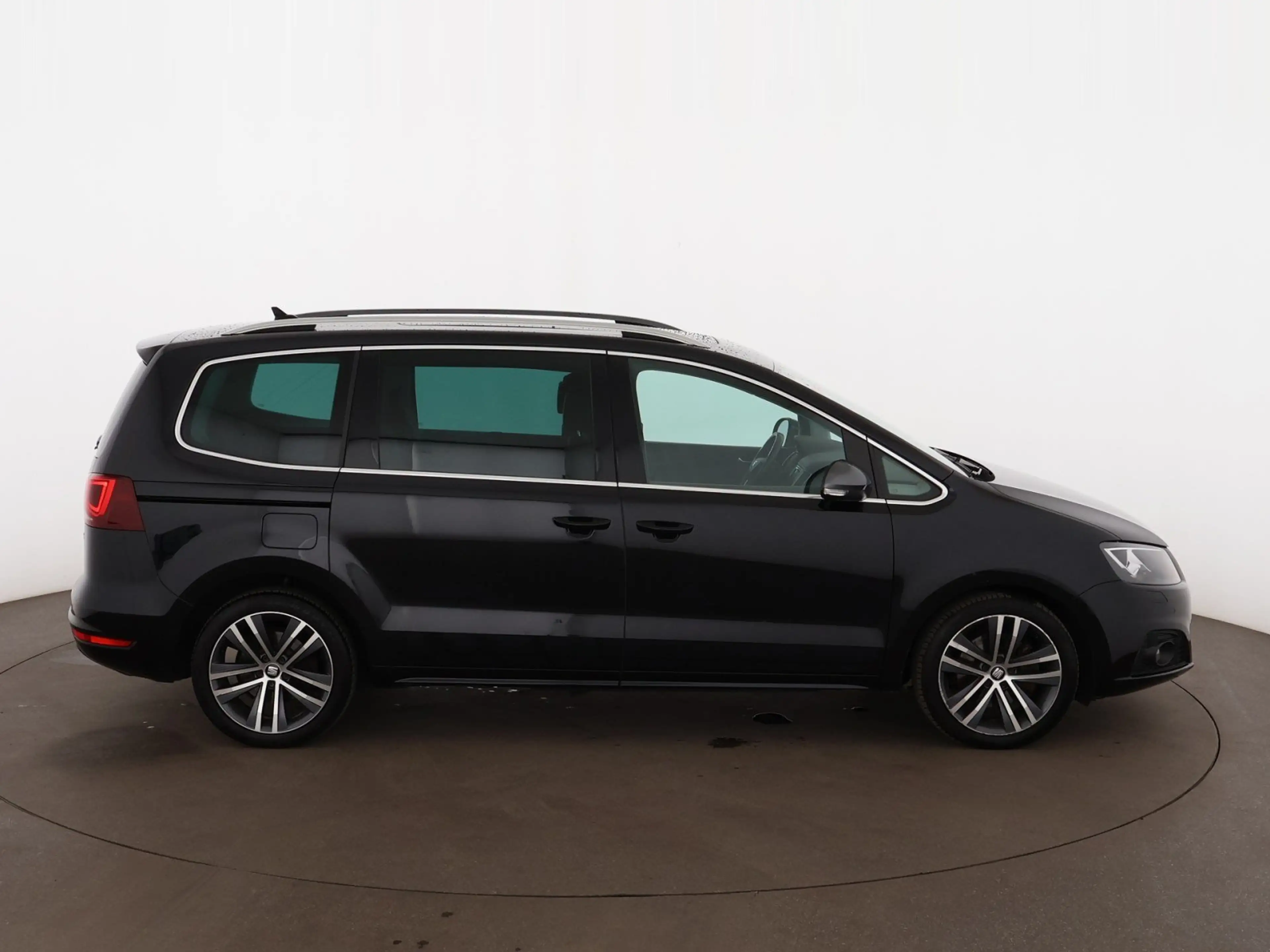 SEAT Alhambra 2.0 TDI FR-Line Allrad 7-SITZER XENON — photo 9