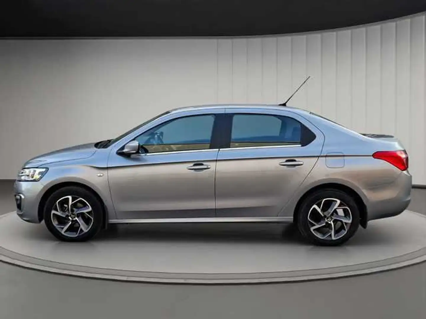 Citroen C-Elysée 1.2 PureTech Shine 82 Gris - 2