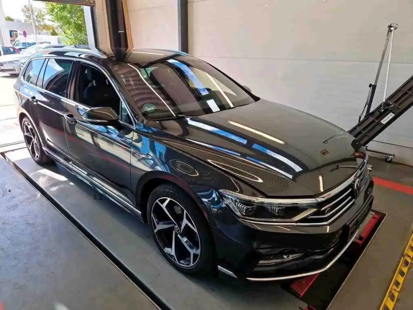 Volkswagen Passat Variant R-Line 2.0TDI DSG Matrix Navi Grau - 2