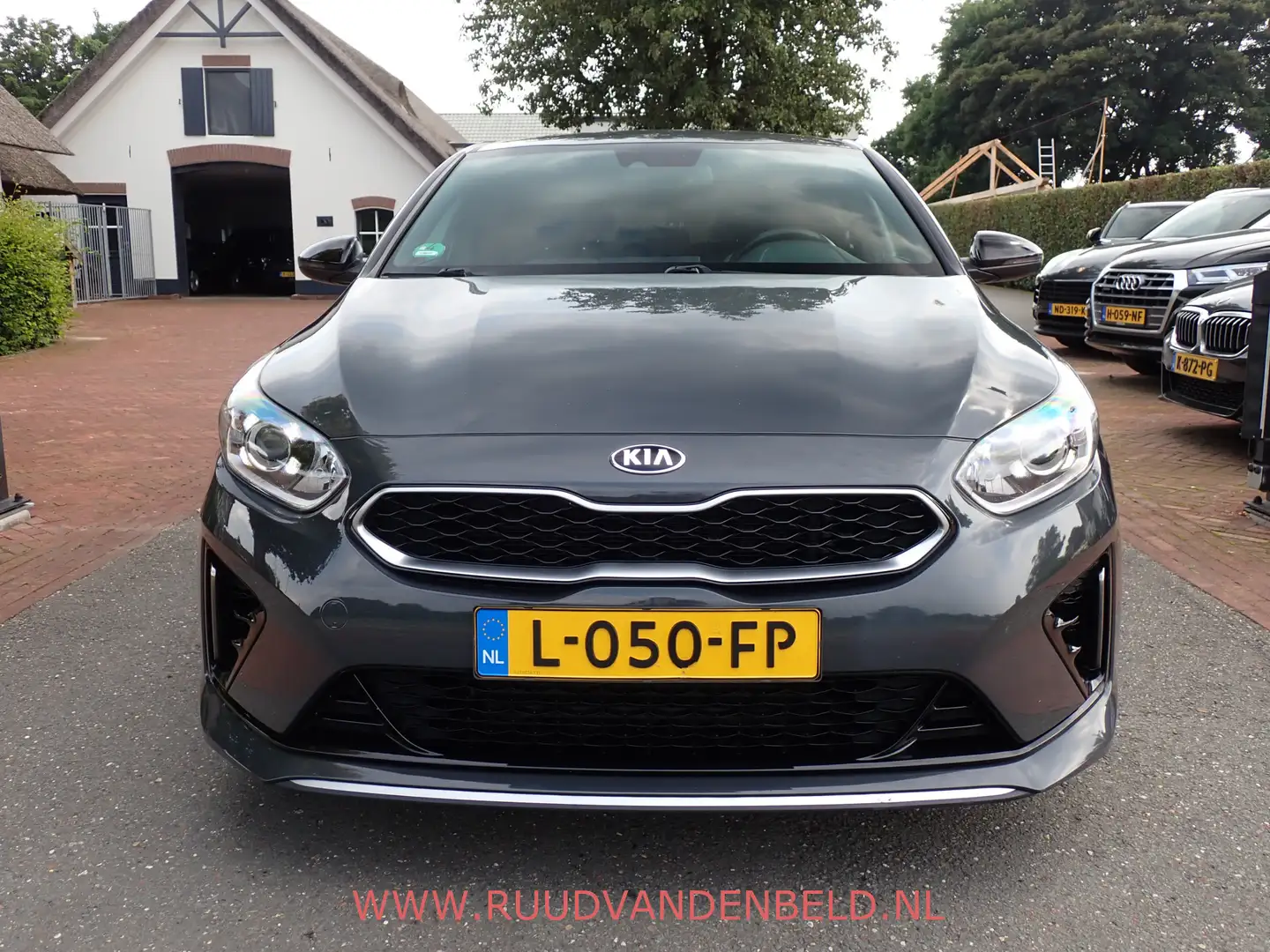 Kia ProCeed / pro_cee'd 1.0 T-GDI GT-Line Edition NAVI/CAMERA/CARPLAY/DAB Grijs - 2