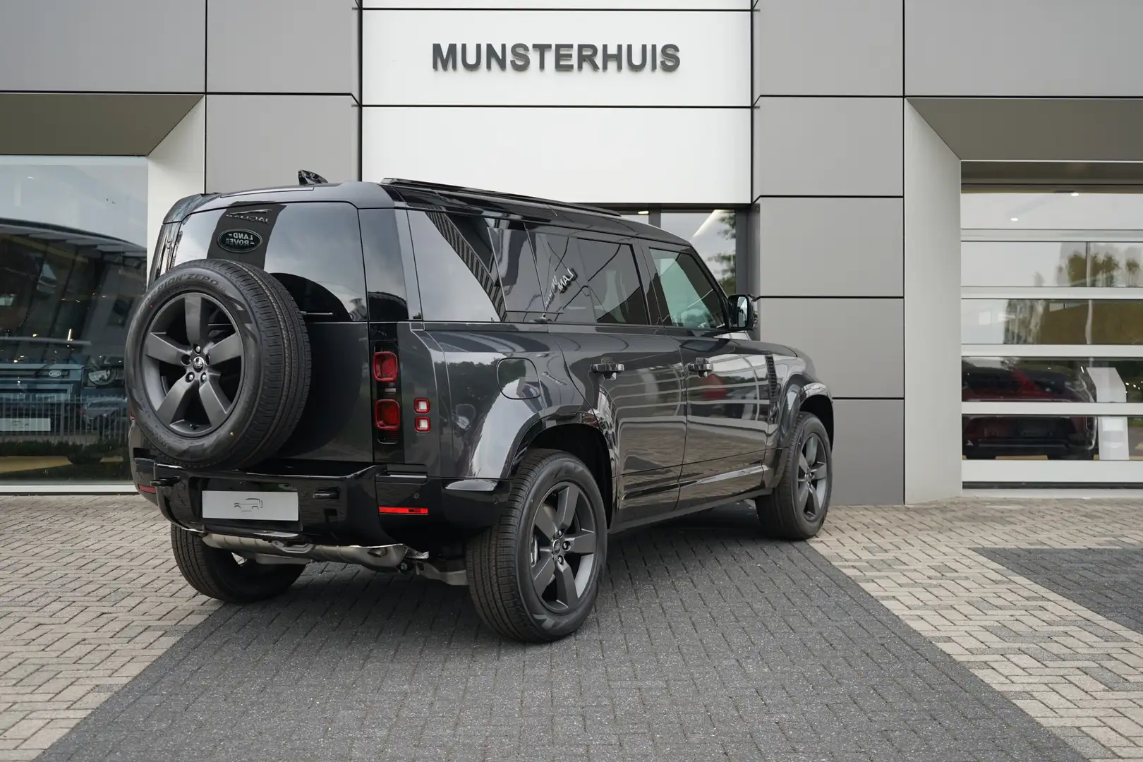 Land Rover Defender 110 P300e 110 X-Dynamic HSE | Elektrische trekhaak Grijs - 2
