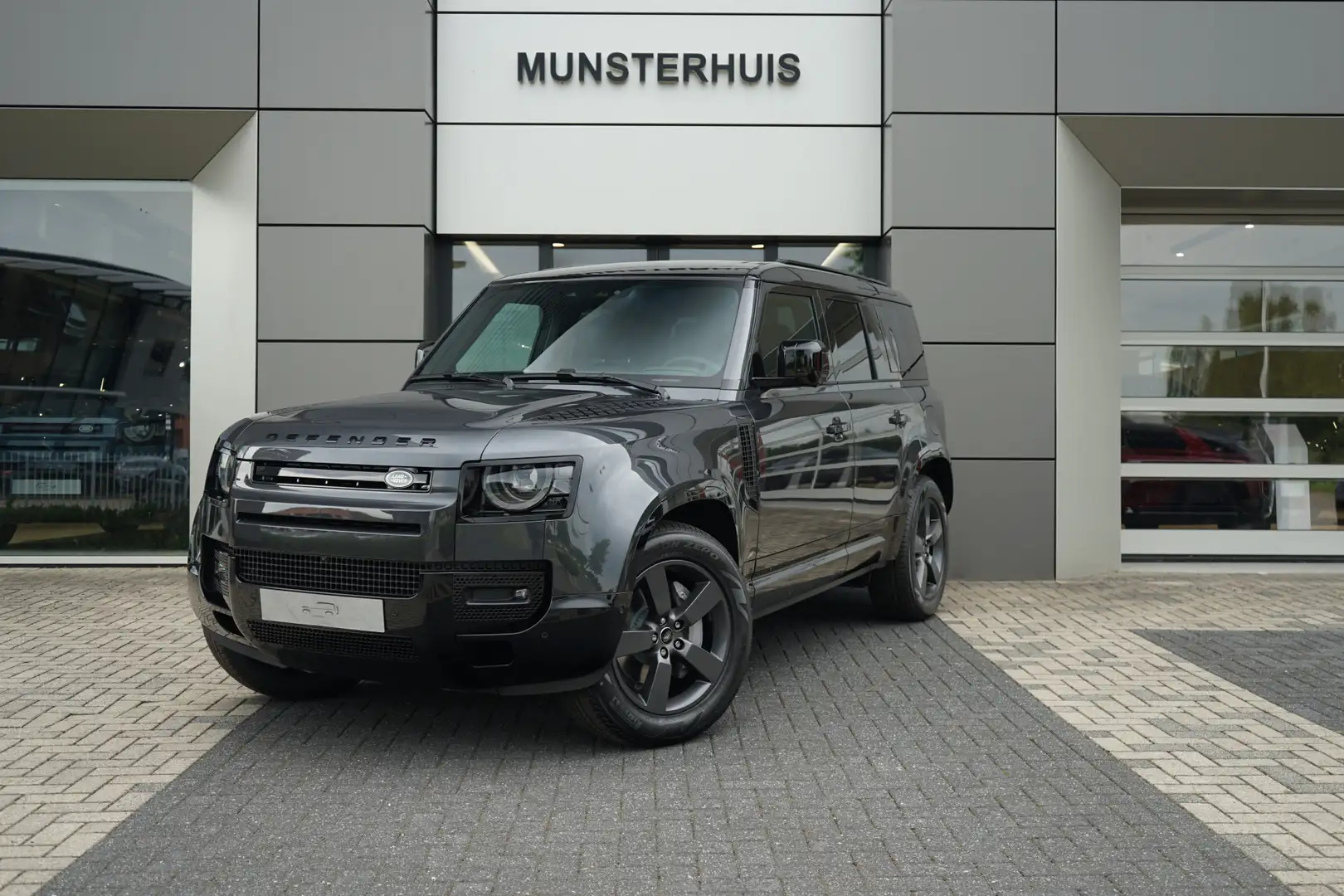 Land Rover Defender 110 P300e 110 X-Dynamic HSE | Elektrische trekhaak Grijs - 1