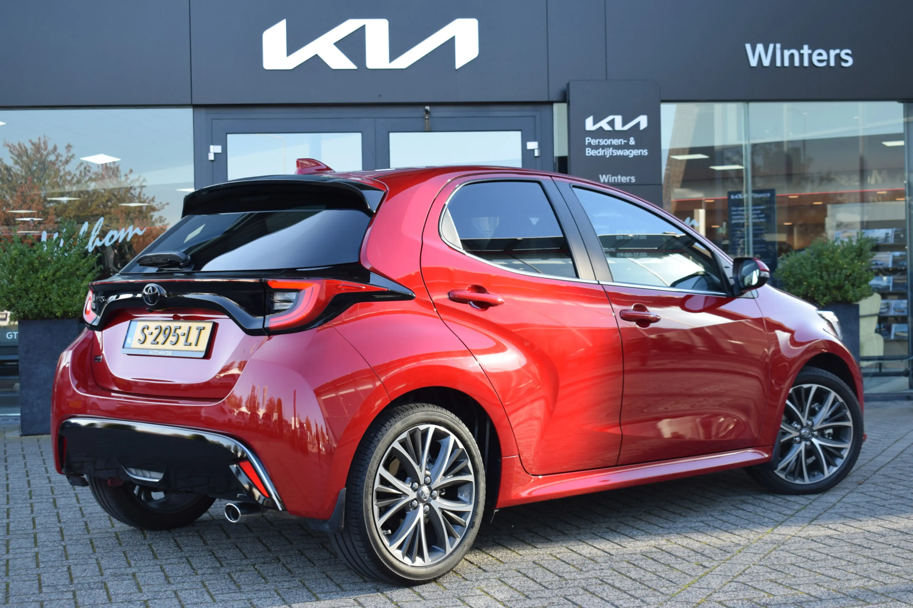 Toyota Yaris 1.5 Hybrid Executive | Adaptive Cruise | Apple Car — photo 2