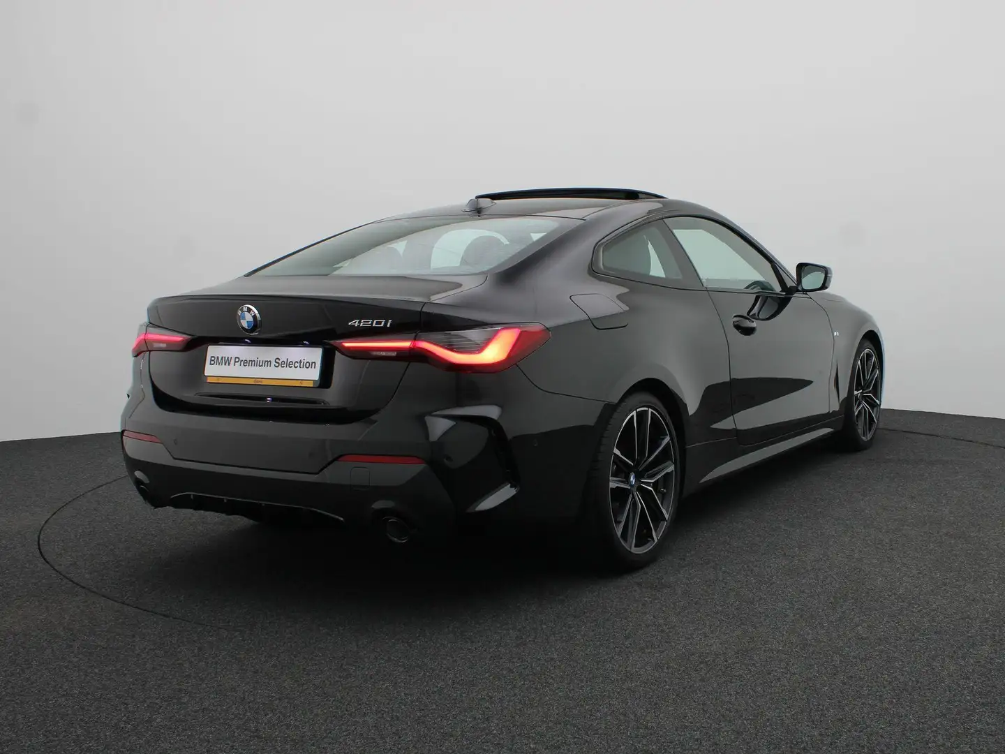 BMW 420 4 Serie Coupé 420i High Executive | M Sportpakket Noir - 2