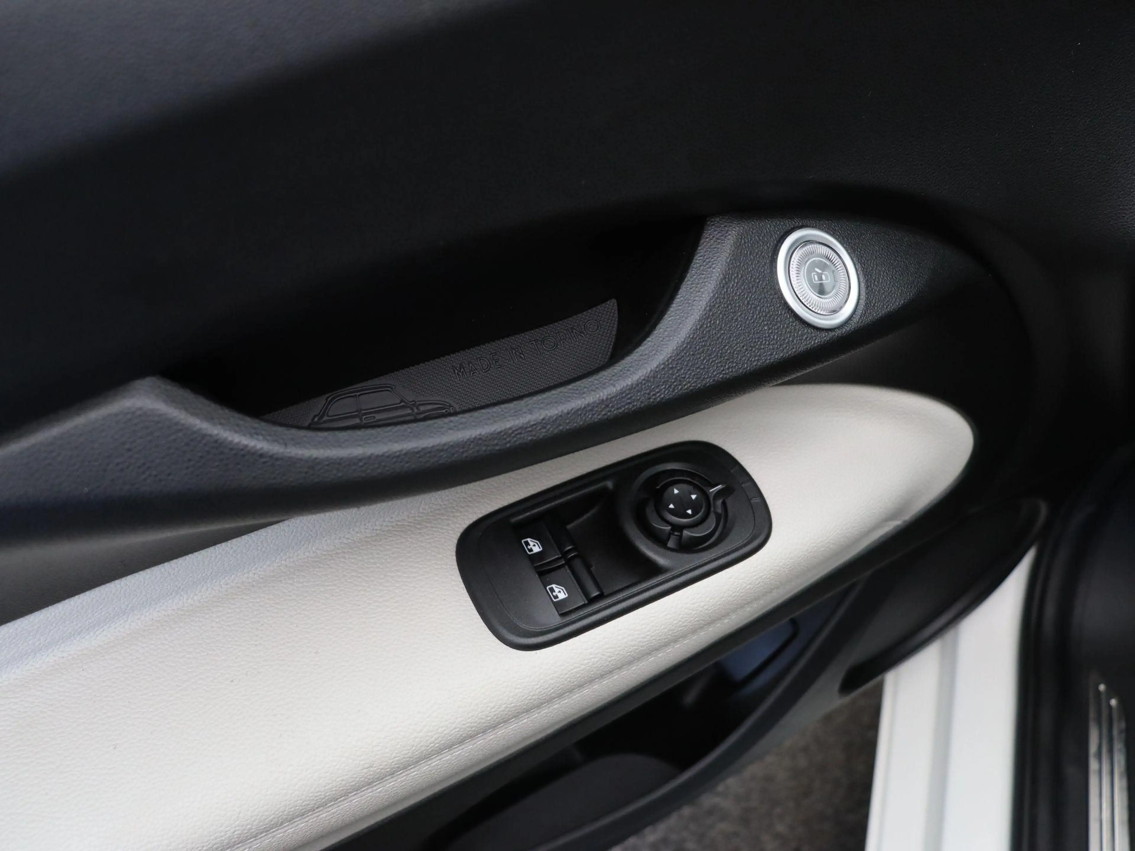 Fiat 500C La Prima 42 kWh | WLTP 299km | Getint Glas | Full — photo 15