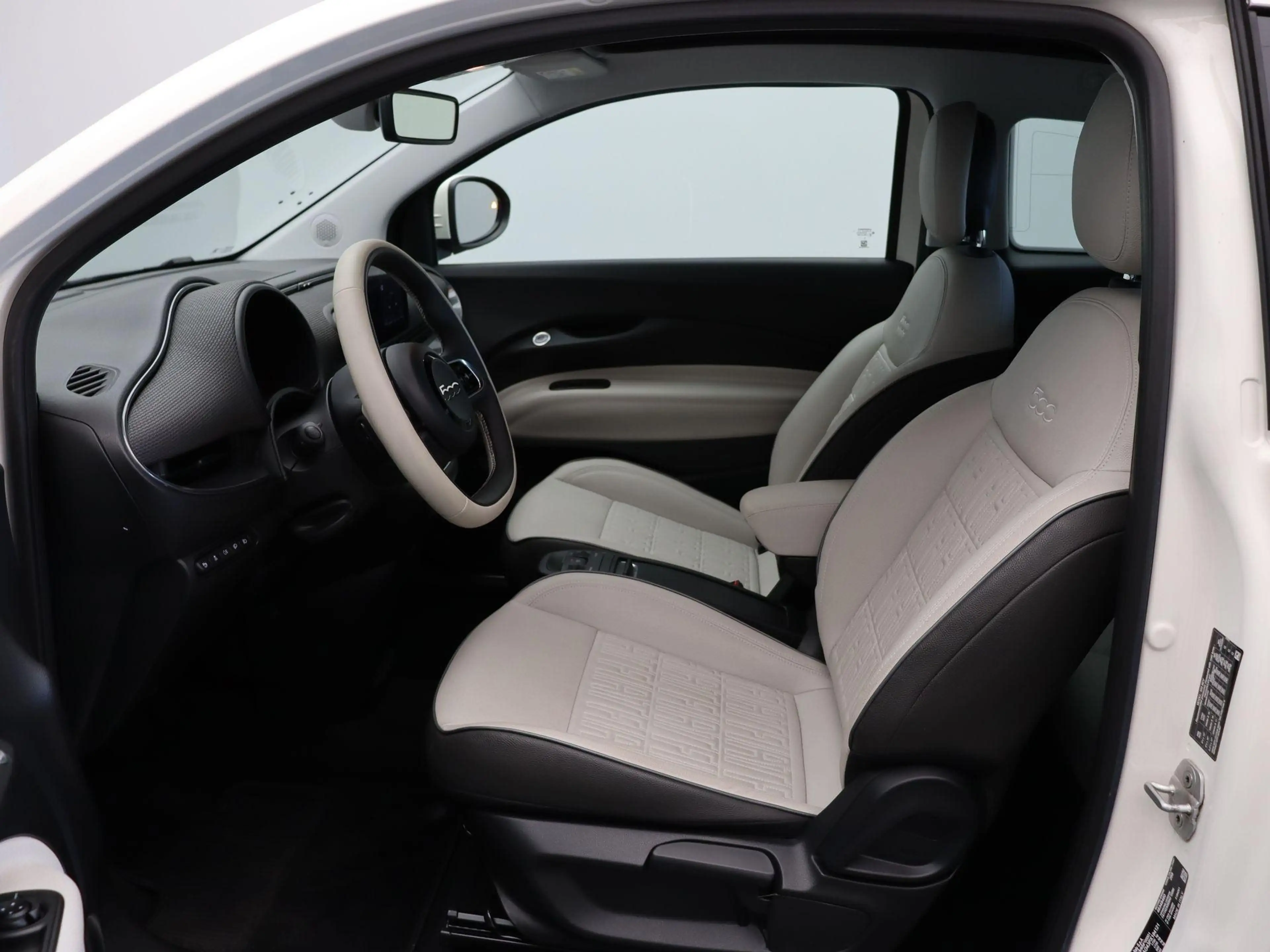 Fiat 500C La Prima 42 kWh | WLTP 299km | Getint Glas | Full — photo 14