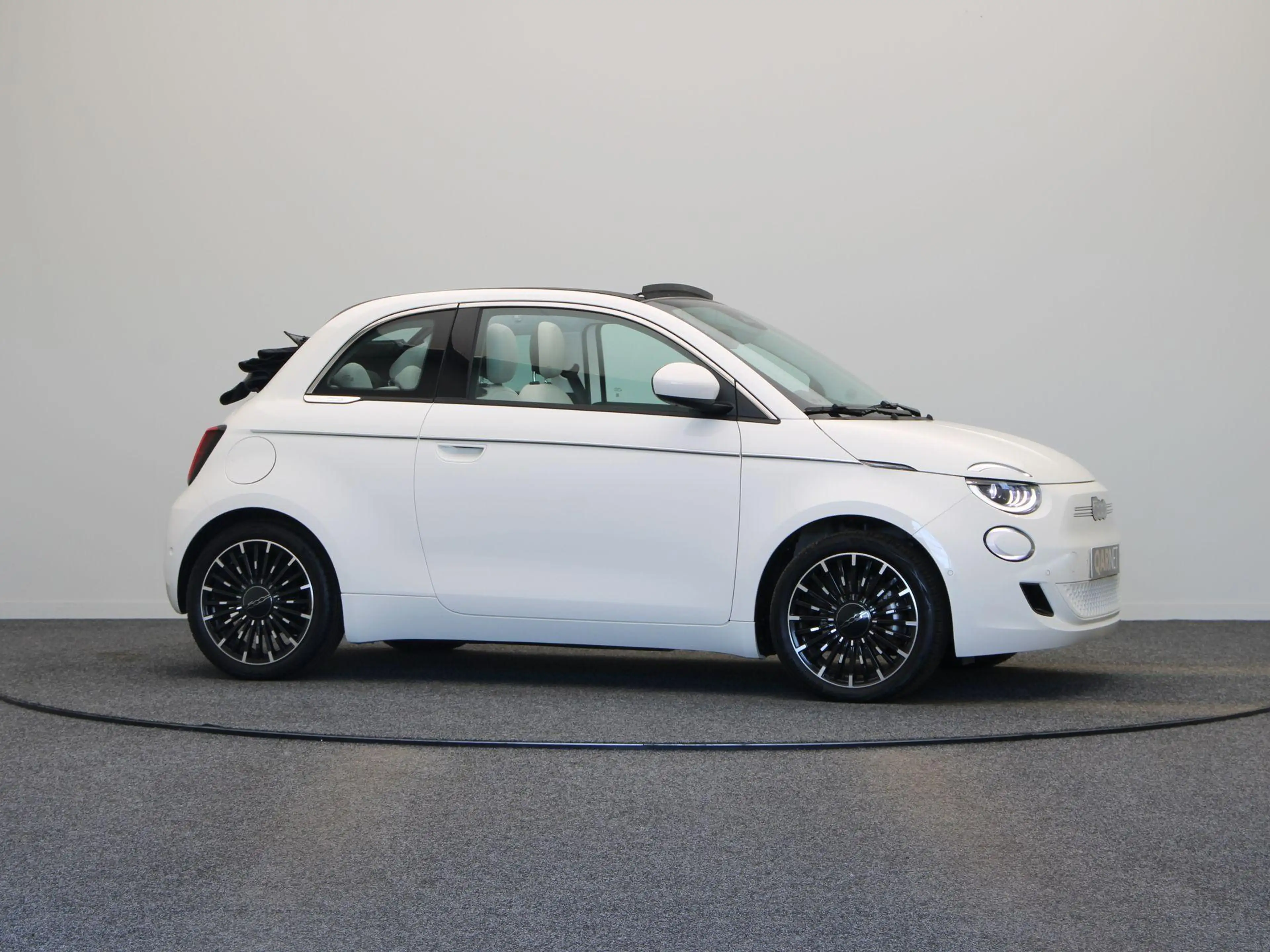 Fiat 500C La Prima 42 kWh | WLTP 299km | Getint Glas | Full — photo 10