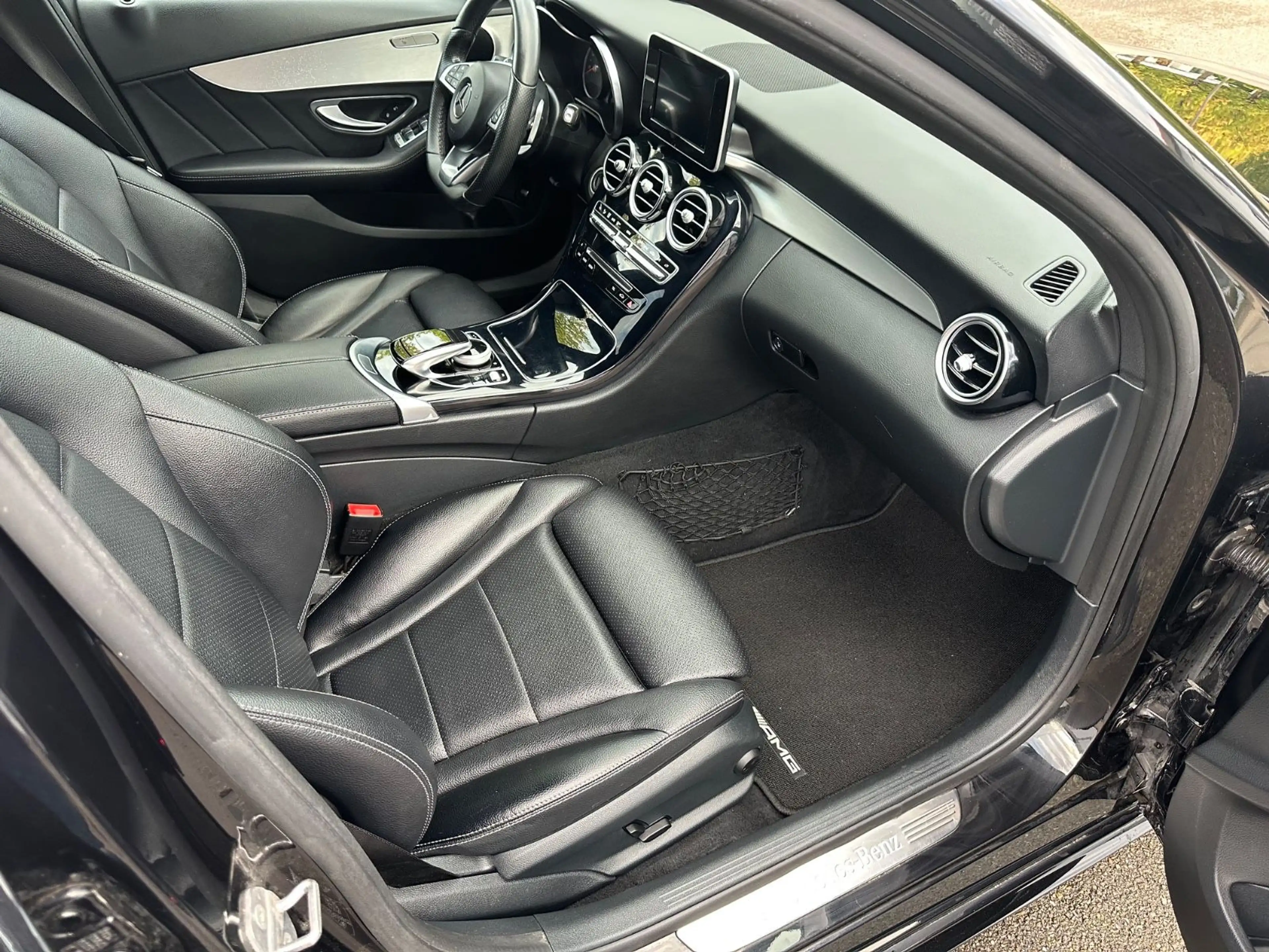 Mercedes-Benz C 250 AMG Line*LED*Navi*Kam*Leder*19"AMG Allwet. — photo 11