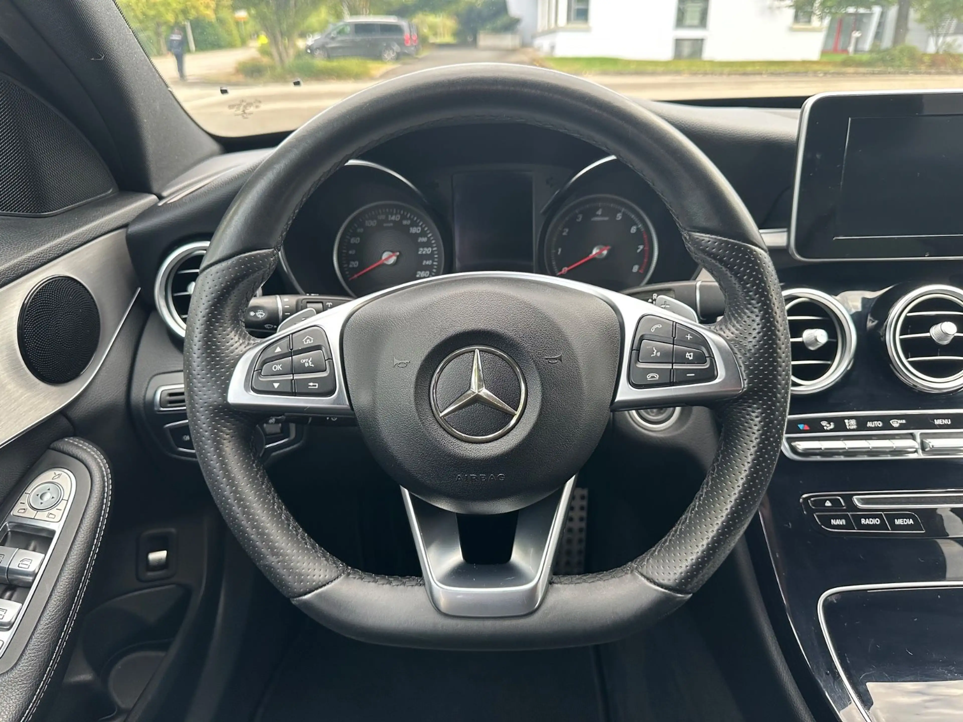 Mercedes-Benz C 250 AMG Line*LED*Navi*Kam*Leder*19"AMG Allwet. — photo 13